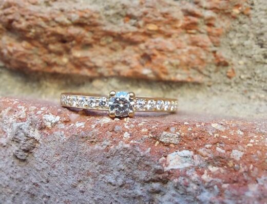 JOIERIA NOVA - ALIANCES PER CASAMENTS - ALIANCES PER BODES - ALIANCES PERSONALITZADES - ANELLS DE COMPROMIS